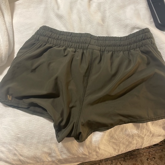 Vuori Clementine shorts - Picture 2 of 2